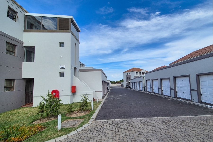2 Bedroom Property for Sale in Vredekloof East Western Cape